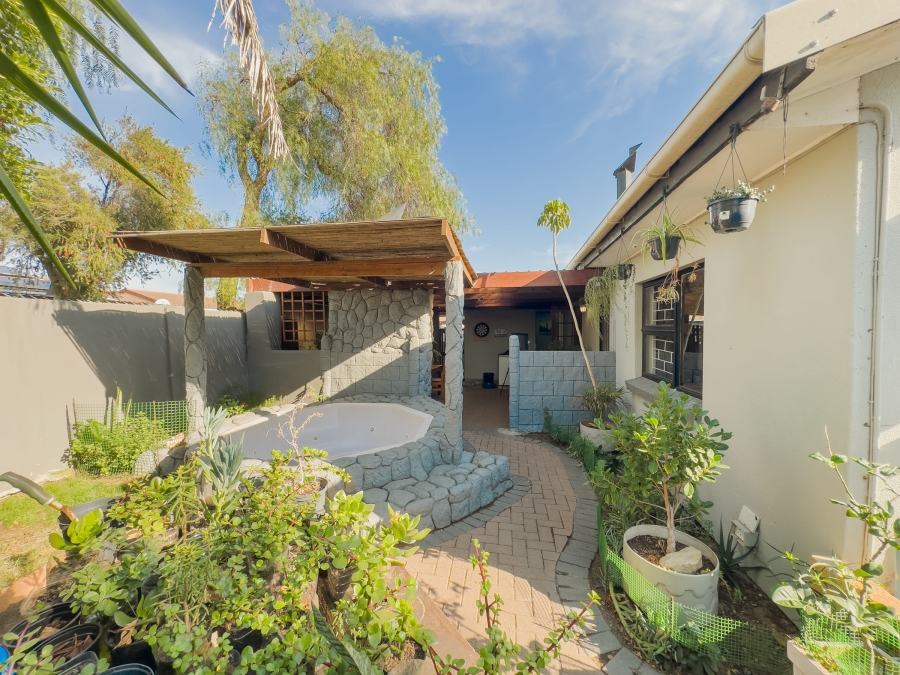 4 Bedroom Property for Sale in Richwood Western Cape